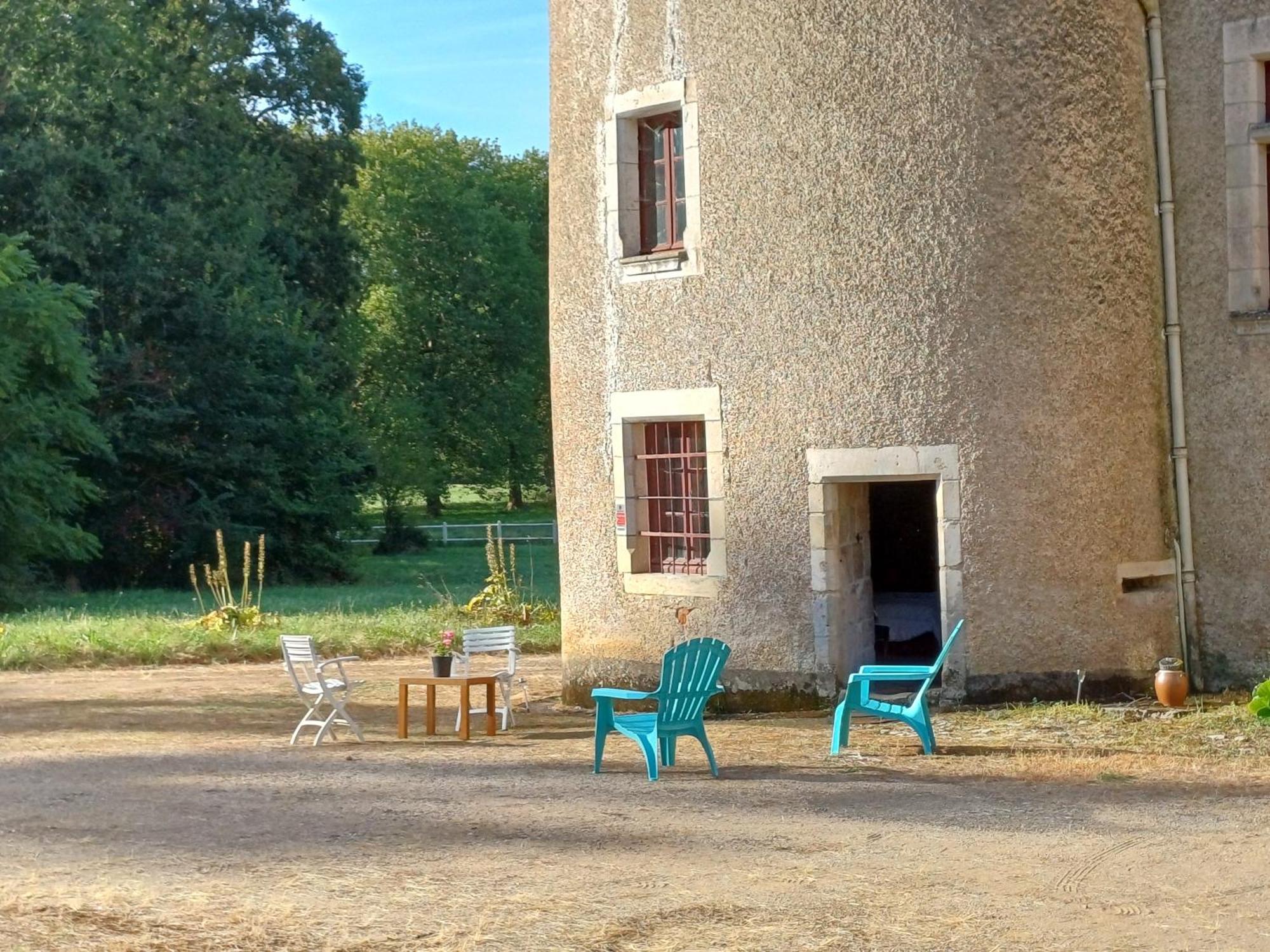 Mauvieres Chambre Dans Tour Du 15Eme Siecle מראה חיצוני תמונה