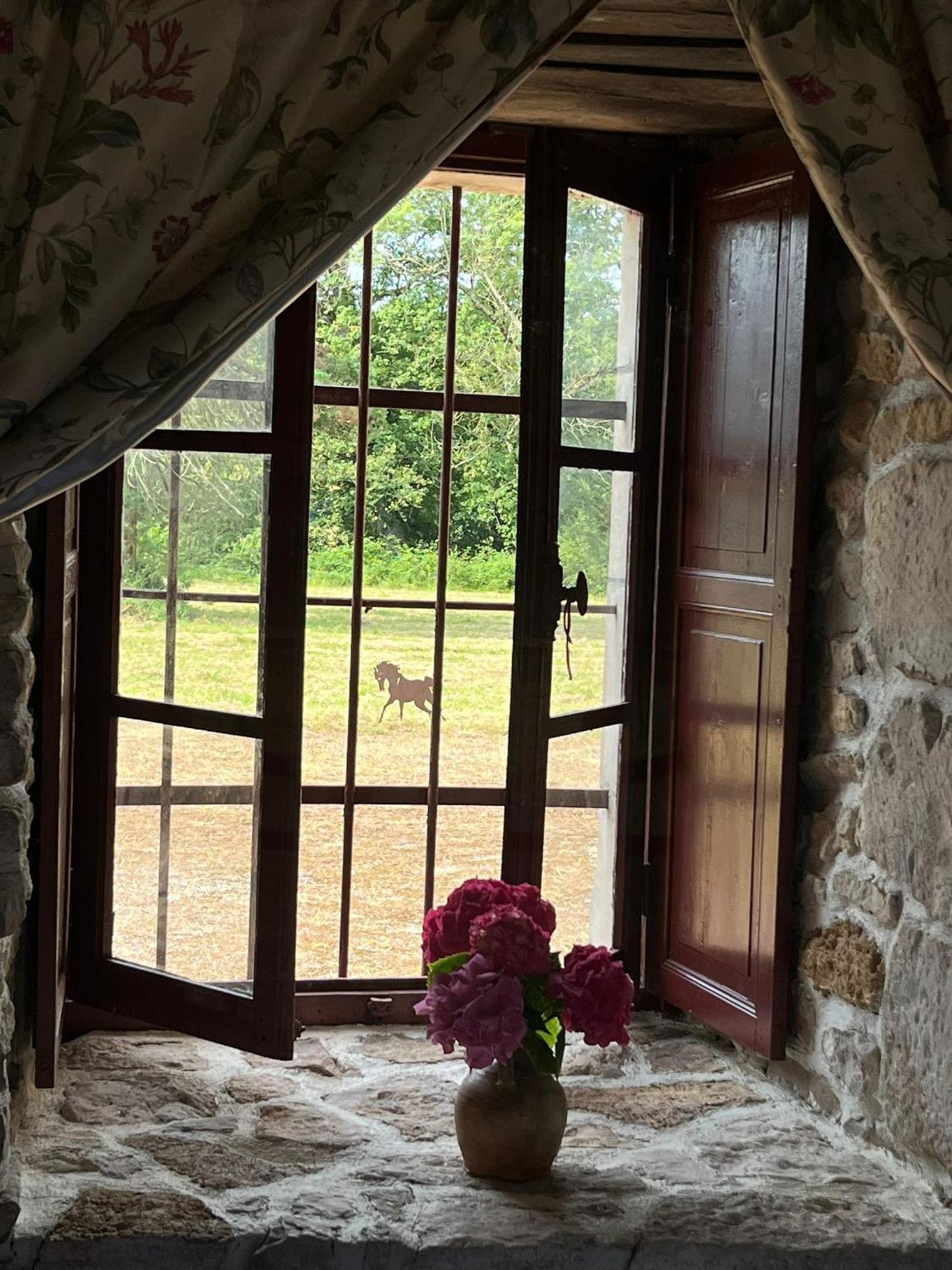 Mauvieres Chambre Dans Tour Du 15Eme Siecle מראה חיצוני תמונה